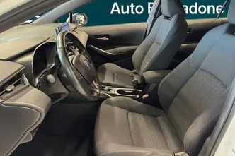 Toyota Corolla, 1.8, 90 kW, hybrid, automatic, front-wheel drive