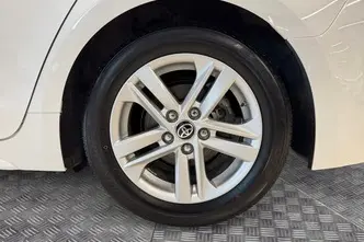 Toyota Corolla, 1.8, 90 kW, hybrid, automatic, front-wheel drive