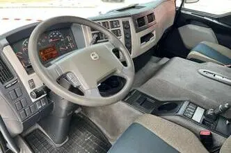 Volvo FE 320 4x2, 210 kW, diesel, automatic