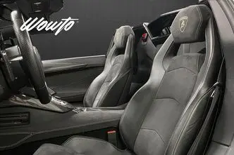 Lamborghini Aventador, 6.5, 515 kW, bensiin, automaat, nelikvedu