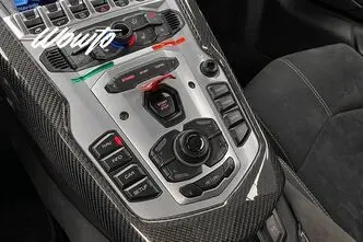 Lamborghini Aventador, 6.5, 515 kW, bensiin, automaat, nelikvedu