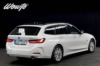 BMW 330, 2.0, 215 kW, гибрид, автомат, полный привод