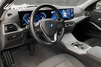 BMW 330, 2.0, 215 kW, гибрид, автомат, полный привод