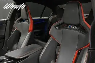 BMW M5, 4.4, 467 kW, petrol, automatic, four-wheel drive