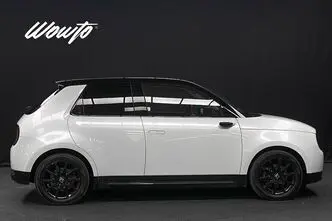Honda e, 113 kW, elekter, automaat, nelikvedu