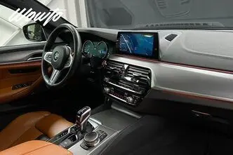 BMW M5, 4.4, 552 kW, bensiin, automaat, nelikvedu