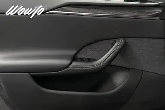 Tesla Model S, 493 kW, electric, automatic, four-wheel drive