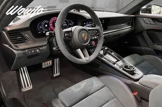 Porsche 911, 3.6, 398 kW, petrol, automatic, four-wheel drive