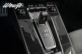 Porsche 911, 3.6, 398 kW, petrol, automatic, four-wheel drive