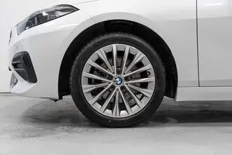BMW 218, 1.5, 100 kW, bensiin, automaat, esivedu