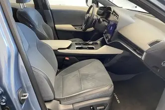 Lexus RZ, 132 kW, электричество, полный привод