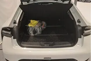 Toyota Prius, 2.0, 111 kW, подключаемый гибрид, автомат, передний привод