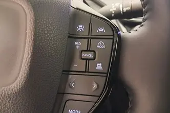 Toyota Prius, 2.0, 111 kW, подключаемый гибрид, автомат, передний привод