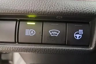 Toyota Prius, 2.0, 111 kW, подключаемый гибрид, автомат, передний привод