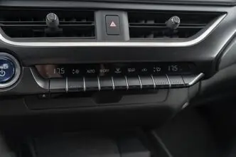 Lexus UX 250, 2.0, 135 kW, bensiin, automaat