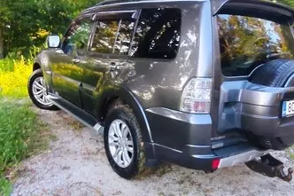 Mitsubishi Pajero, 3.2, 147 kW, diesel, automatic, four-wheel drive