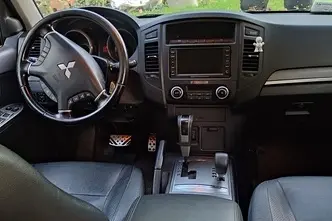 Mitsubishi Pajero, 3.2, 147 kW, diesel, automatic, four-wheel drive