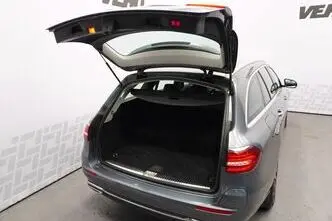 Mercedes-Benz E 300, 2.0, 143 kW, подключаемый гибрид, автомат, задний привод