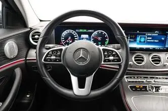 Mercedes-Benz E 300, 2.0, 143 kW, подключаемый гибрид, автомат, задний привод