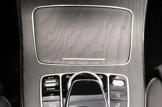 Mercedes-Benz E 300, 2.0, 143 kW, подключаемый гибрид, автомат, задний привод