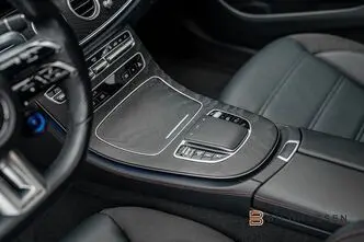 Mercedes-Benz AMG, 3.0, 320 kW, bensiin, automaat, nelikvedu