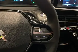 Peugeot e-2008, электричество, автомат, передний привод