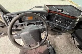 Volvo FH440, 324 kW, дизель, автомат