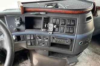 Volvo FH440, 324 kW, дизель, автомат
