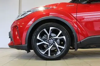 Toyota C-HR, 1.8, 72 kW, hybrid, automatic, front-wheel drive