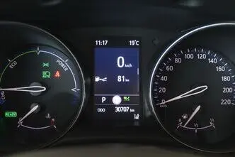 Toyota C-HR, 1.8, 72 kW, hybrid, automatic, front-wheel drive