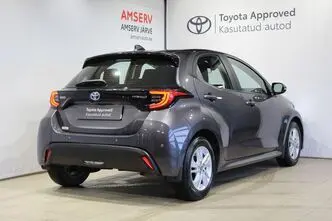 Toyota Yaris, 1.5, 68 kW, hybrid, automatic, front-wheel drive