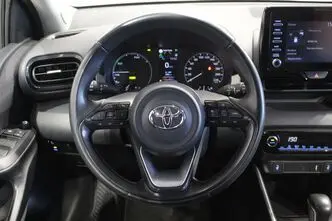 Toyota Yaris, 1.5, 68 kW, hybrid, automatic, front-wheel drive
