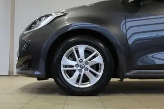 Toyota Yaris, 1.5, 68 kW, hybrid, automatic, front-wheel drive