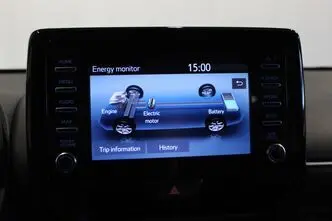 Toyota Yaris, 1.5, 68 kW, hybrid, automatic, front-wheel drive
