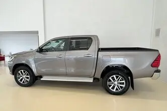 Toyota Hilux, 2.4, 110 kW, дизель, автомат, полный привод