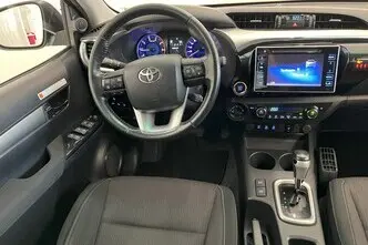Toyota Hilux, 2.4, 110 kW, дизель, автомат, полный привод