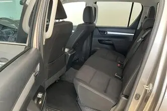 Toyota Hilux, 2.4, 110 kW, дизель, автомат, полный привод