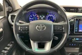 Toyota Hilux, 2.4, 110 kW, дизель, автомат, полный привод
