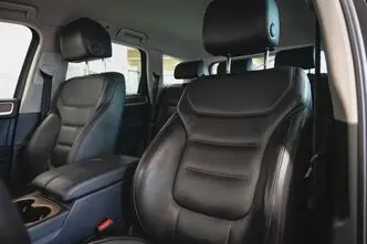 Volkswagen Touareg, 3.0, 180 kW, дизель, автомат, полный привод