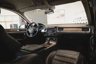 Volkswagen Touareg, 3.0, 180 kW, дизель, автомат, полный привод