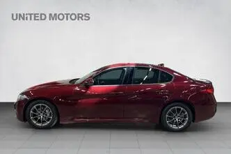 Alfa Romeo Giulia, 2.0, 147 kW, бензин, автомат, задний привод