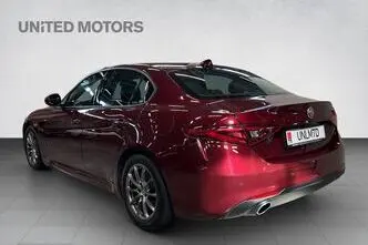 Alfa Romeo Giulia, 2.0, 147 kW, бензин, автомат, задний привод