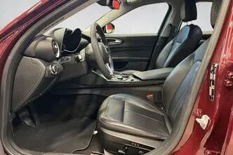 Alfa Romeo Giulia, 2.0, 147 kW, бензин, автомат, задний привод