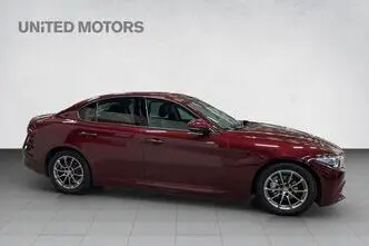 Alfa Romeo Giulia, 2.0, 147 kW, бензин, автомат, задний привод