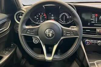Alfa Romeo Giulia, 2.0, 147 kW, бензин, автомат, задний привод