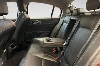 Alfa Romeo Giulia, 2.0, 147 kW, бензин, автомат, задний привод