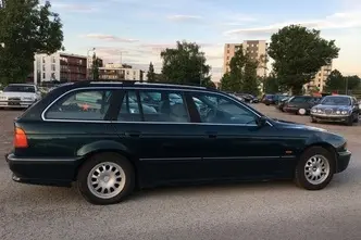 BMW 523, бензин, автомат, задний привод