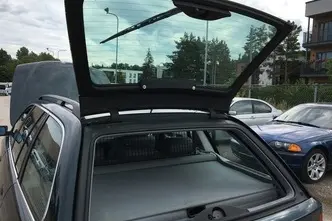 BMW 523, бензин, автомат, задний привод