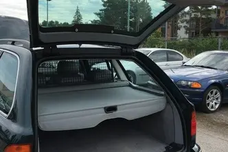 BMW 523, бензин, автомат, задний привод