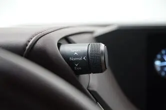 Lexus ES 300, 2.5, 131 kW, bensiin, automaat, esivedu